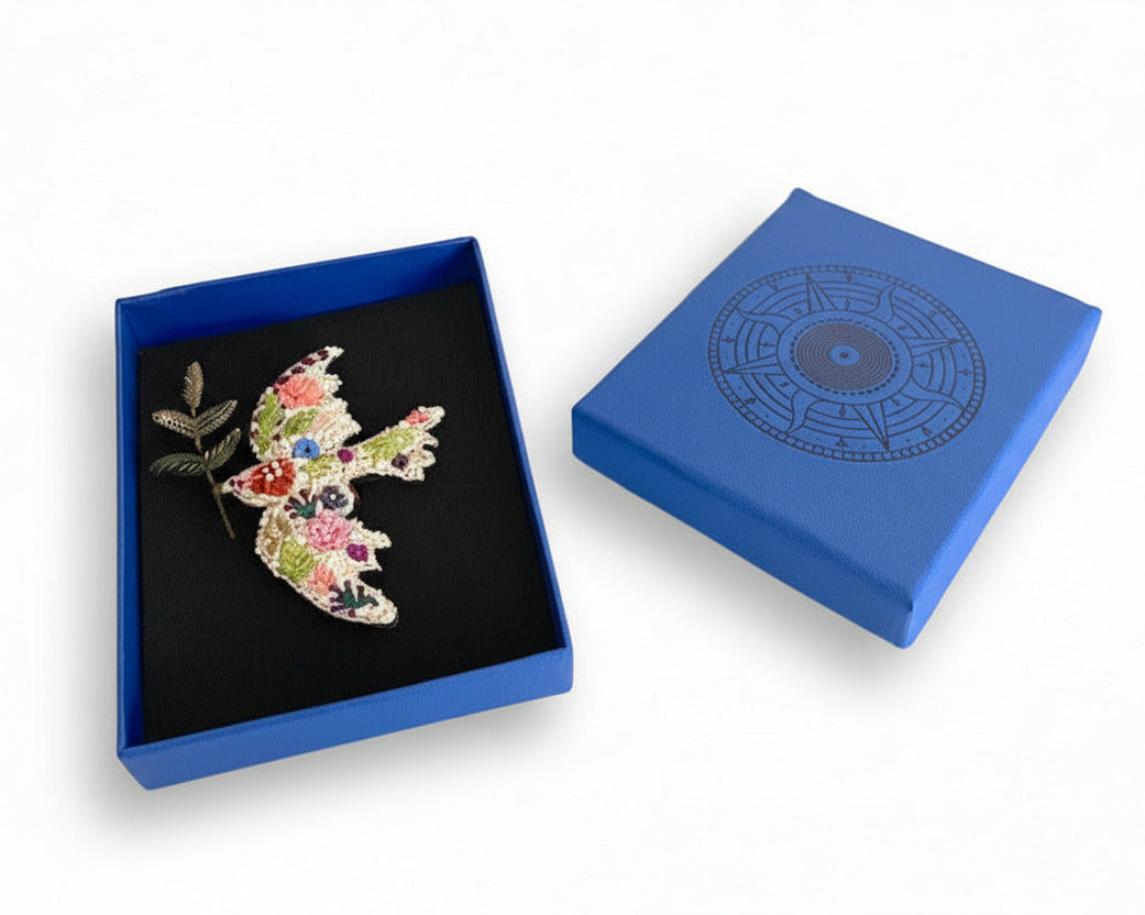 Broche Oiseau de la Paix - Brodée à la main